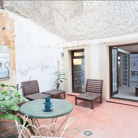 Artistic & Cozy In The Center Of El Raval Barcelona