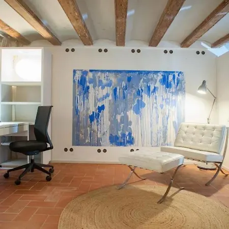 Artistic & Cozy In The Center Of El Raval *